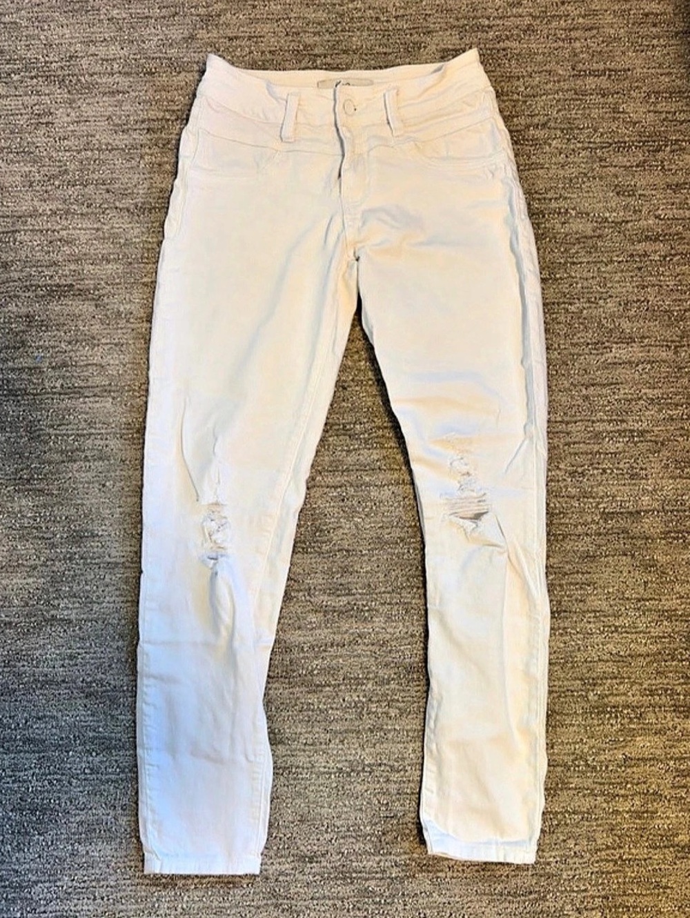 Kancan Signature Skinny Distressed Jeans in White Waist 27